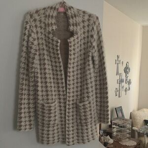 Versona Fuzzy Cream and Brown Knit Sweater